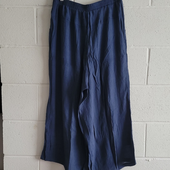 Papa Vancouver Navy Plazzo Pants w/ Pockets - Picture 9 of 10